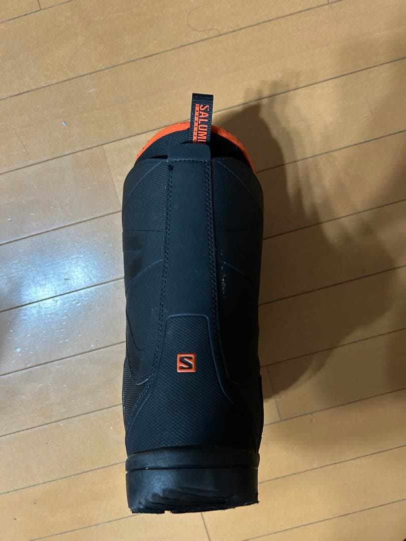 SALOMONスノーボードブーツ ブラック/オレンジ