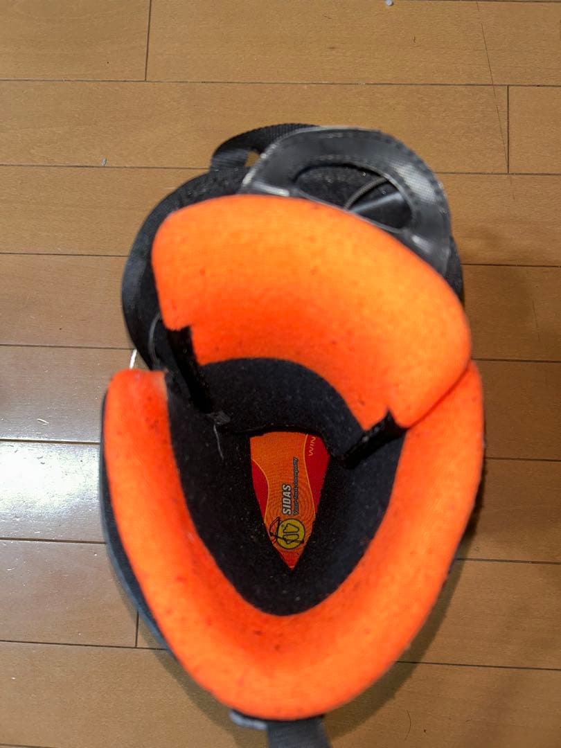 SALOMONスノーボードブーツ ブラック/オレンジ