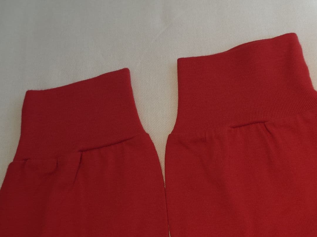 クロムハーツの赤