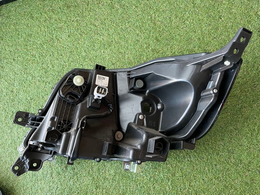 スペーシアベース　右ヘッドライトユニット