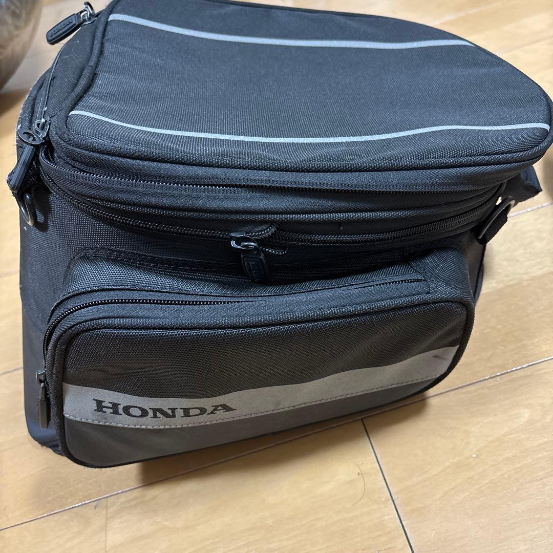 CBR1000RRR リアシートバック