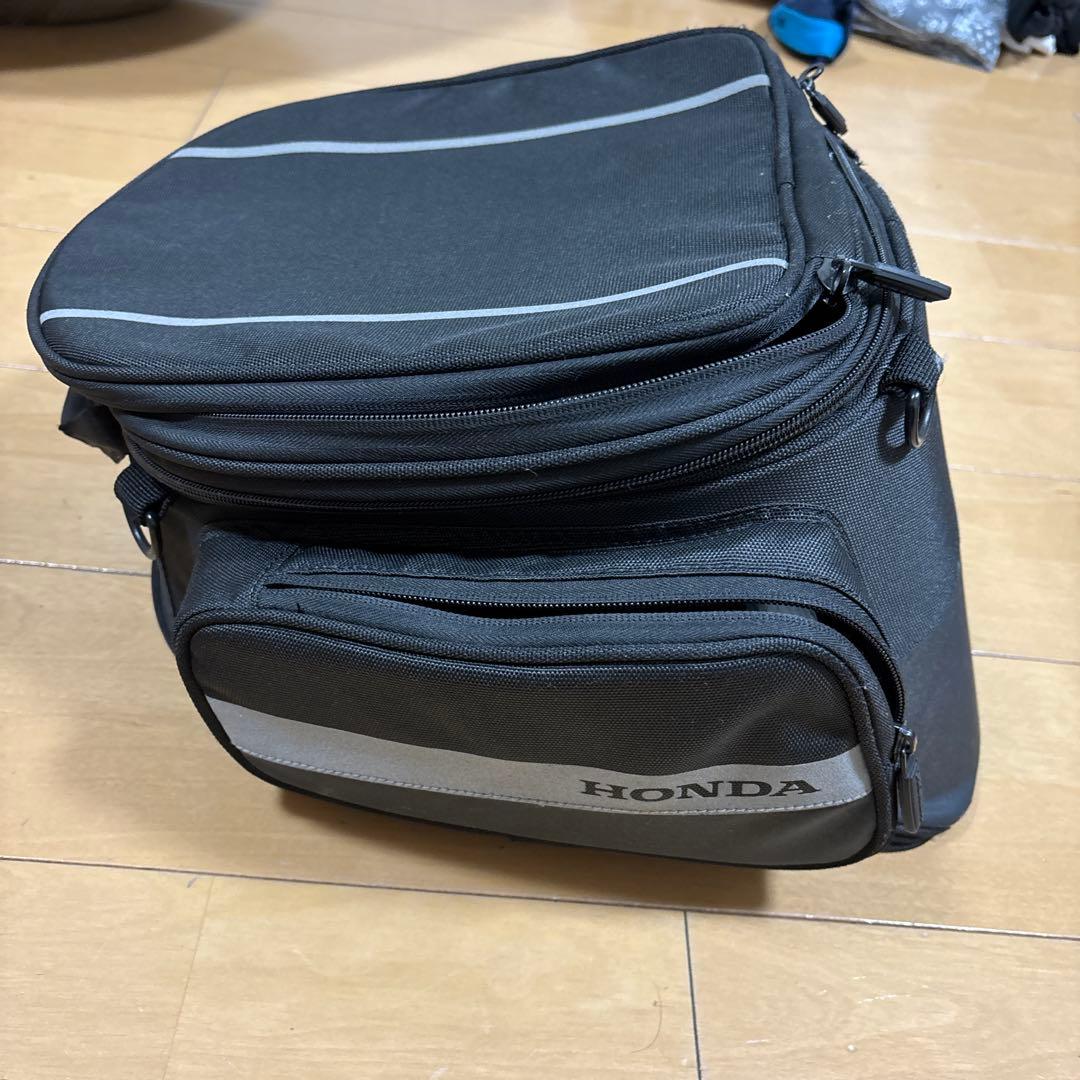 CBR1000RRR リアシートバック