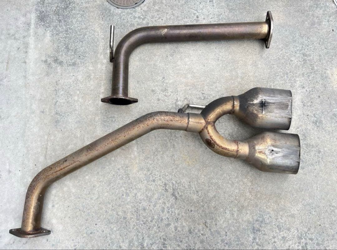 REVERSE リバース　2本出しマフラー