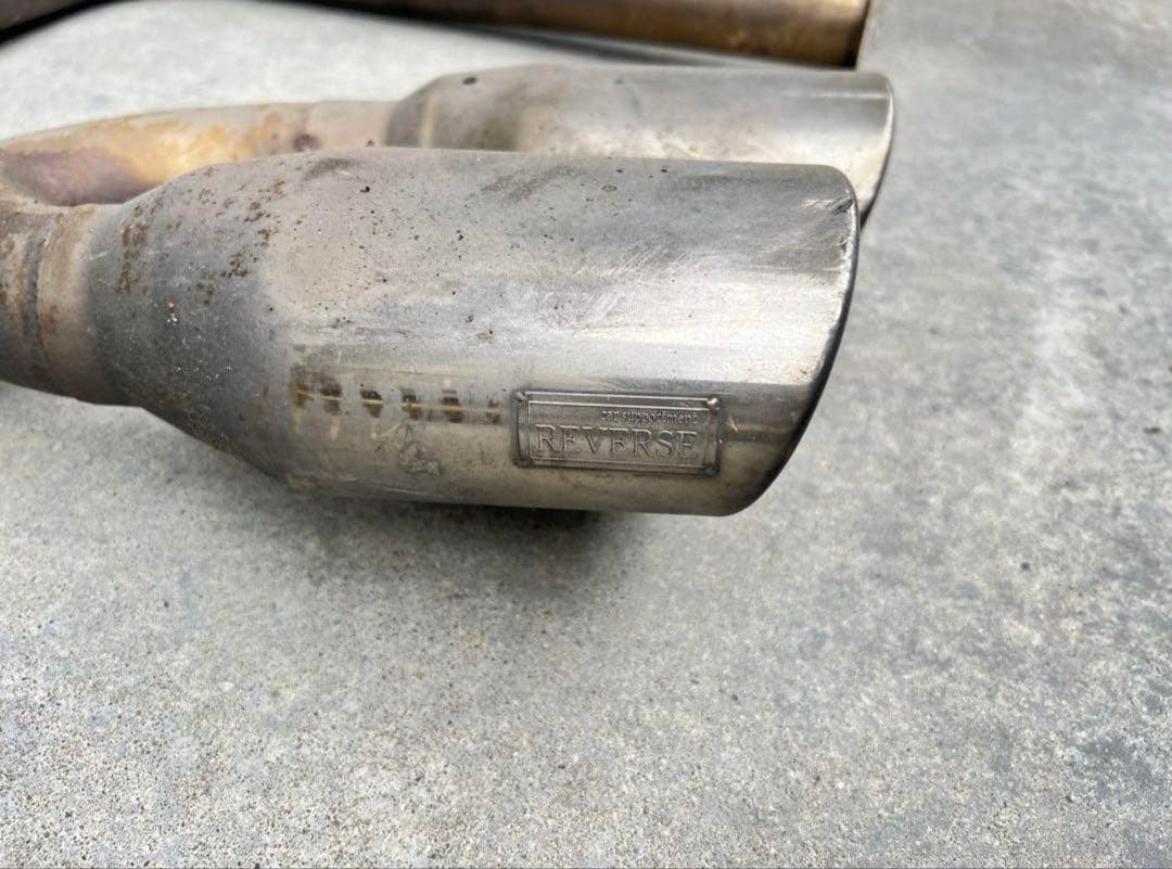 REVERSE リバース　2本出しマフラー