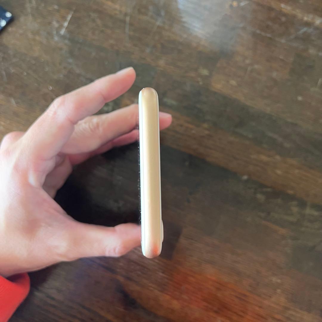 Apple iPhone 8 ピンク