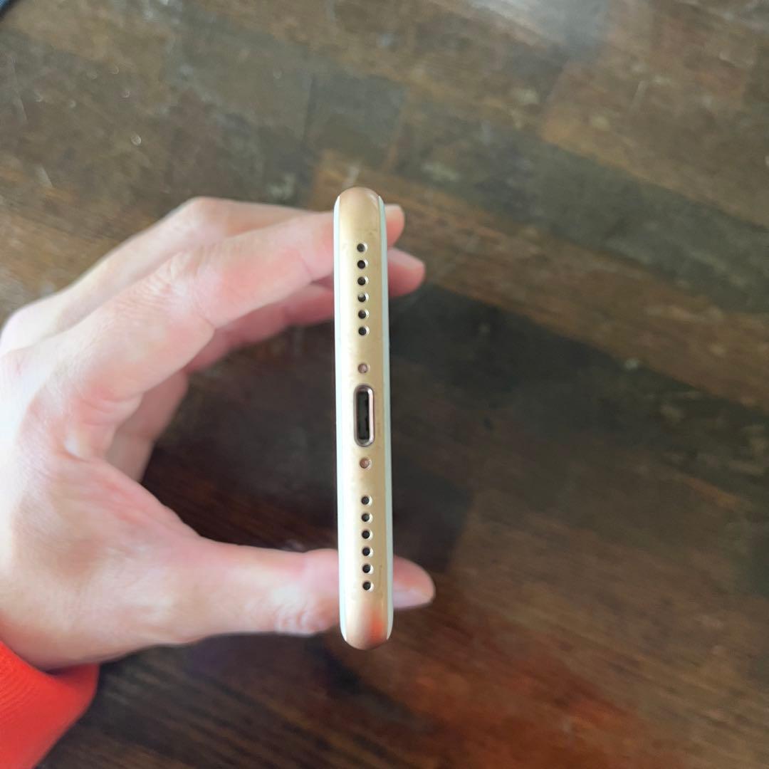 Apple iPhone 8 ピンク