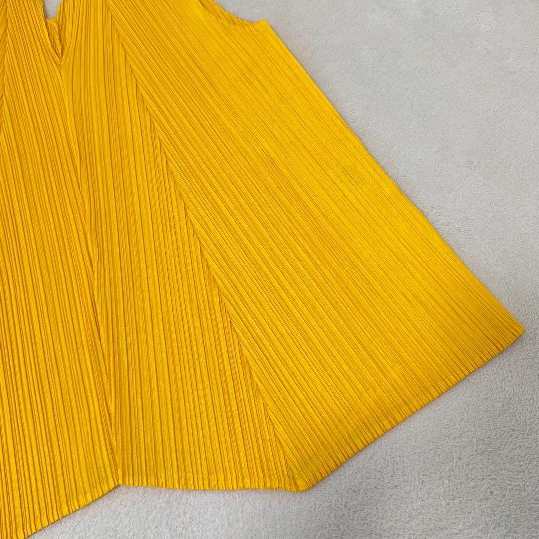 極美品✨PLEATS PLEASE 斜めプリーツ　変形　イエロー　ノースリーブ