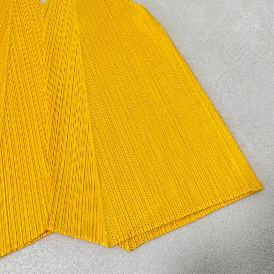 極美品✨PLEATS PLEASE 斜めプリーツ　変形　イエロー　ノースリーブ