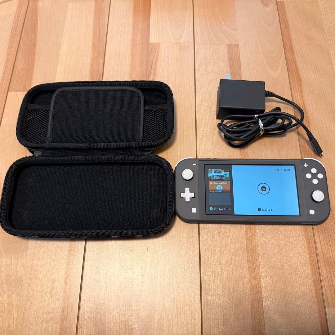 Nintendo Switch Lite グレー 本体 (充電器とケース付き)
