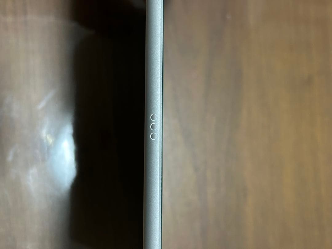 iPad 第9世代　10.2インチ　シルバー