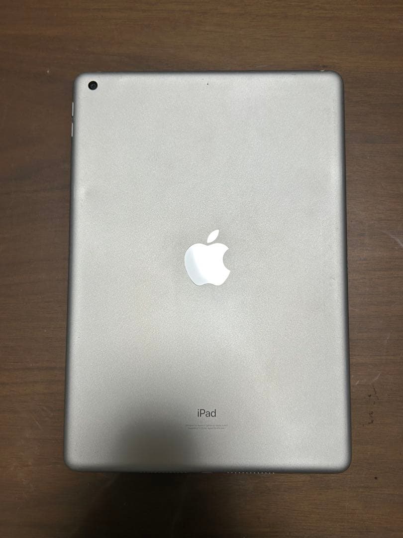 iPad 第9世代　10.2インチ　シルバー