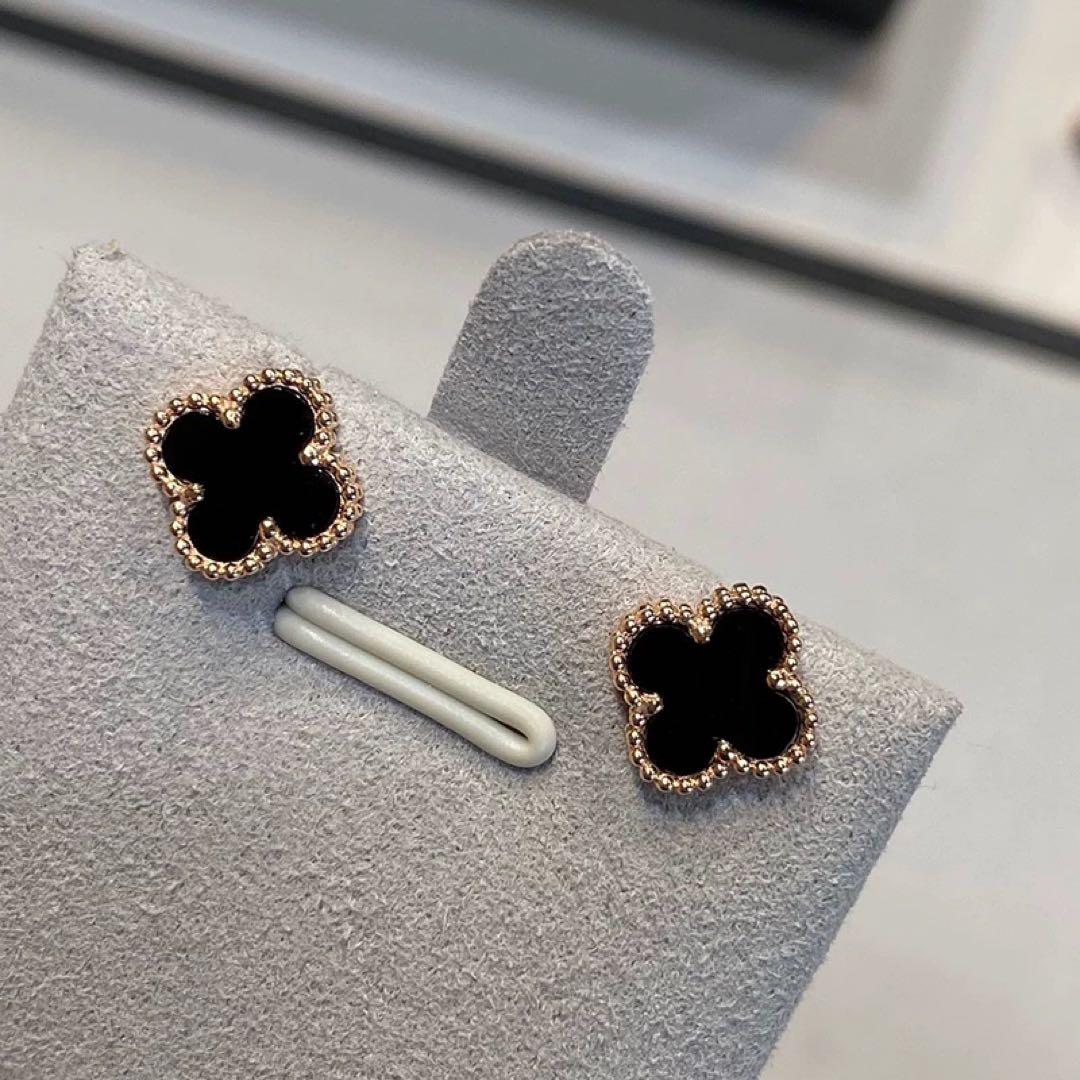 新品】18k黒いクローバー型ピアス 9.5mm ゴールドメッキ　レディースピアス