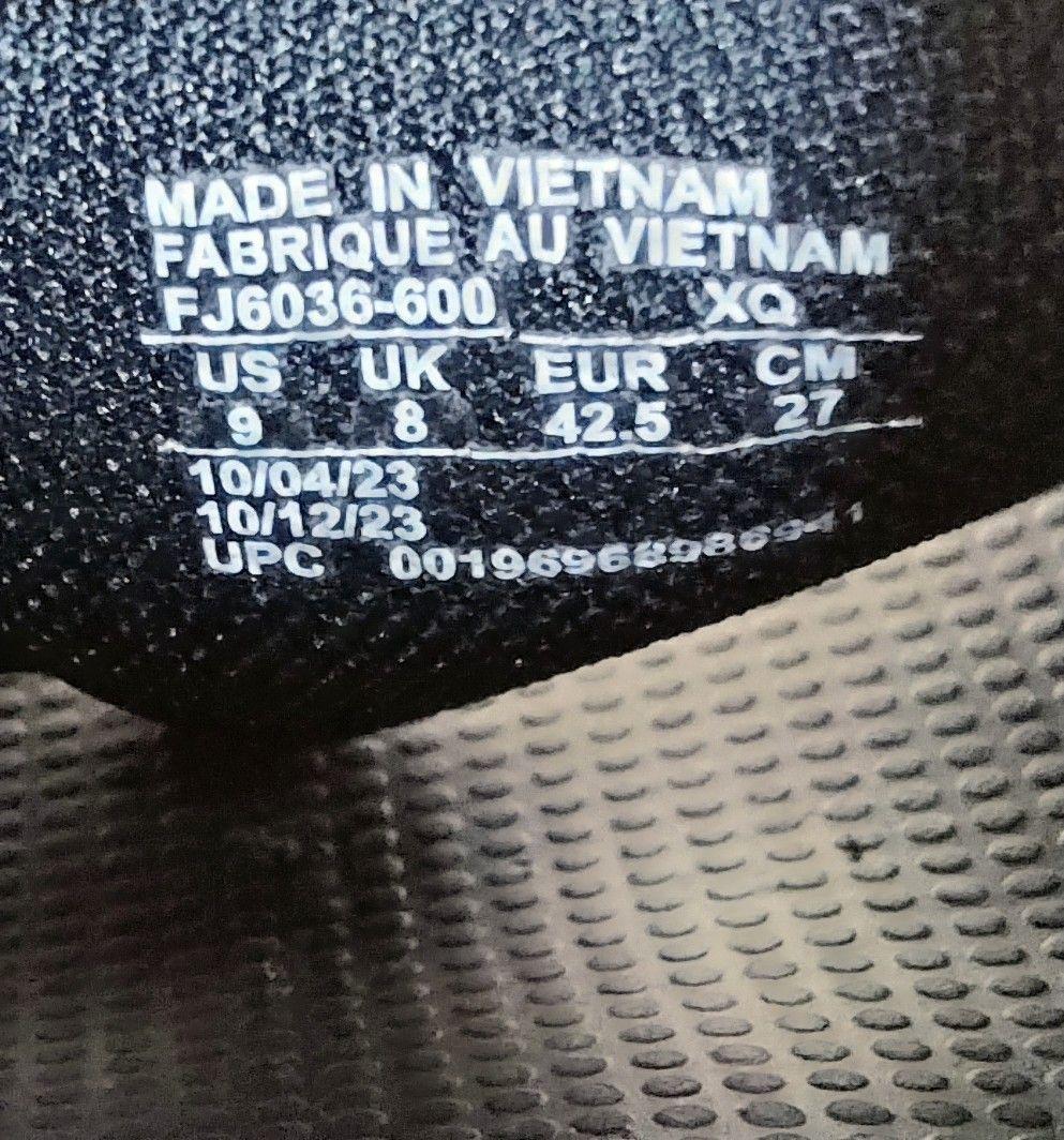 【琥珀】ナイキ モアアップテンポ スライド