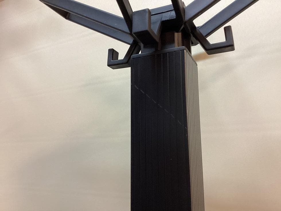 イタリア製　カルテル　セグメンティ　コートハンガー　クローズスタンド　ブラック