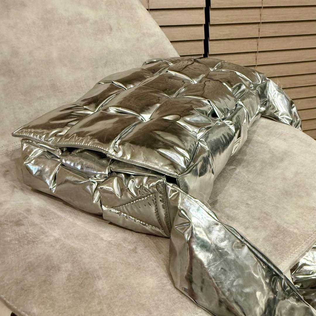 激レア! BOTTEGA VENETA カセット シルバーショルダーバッグ