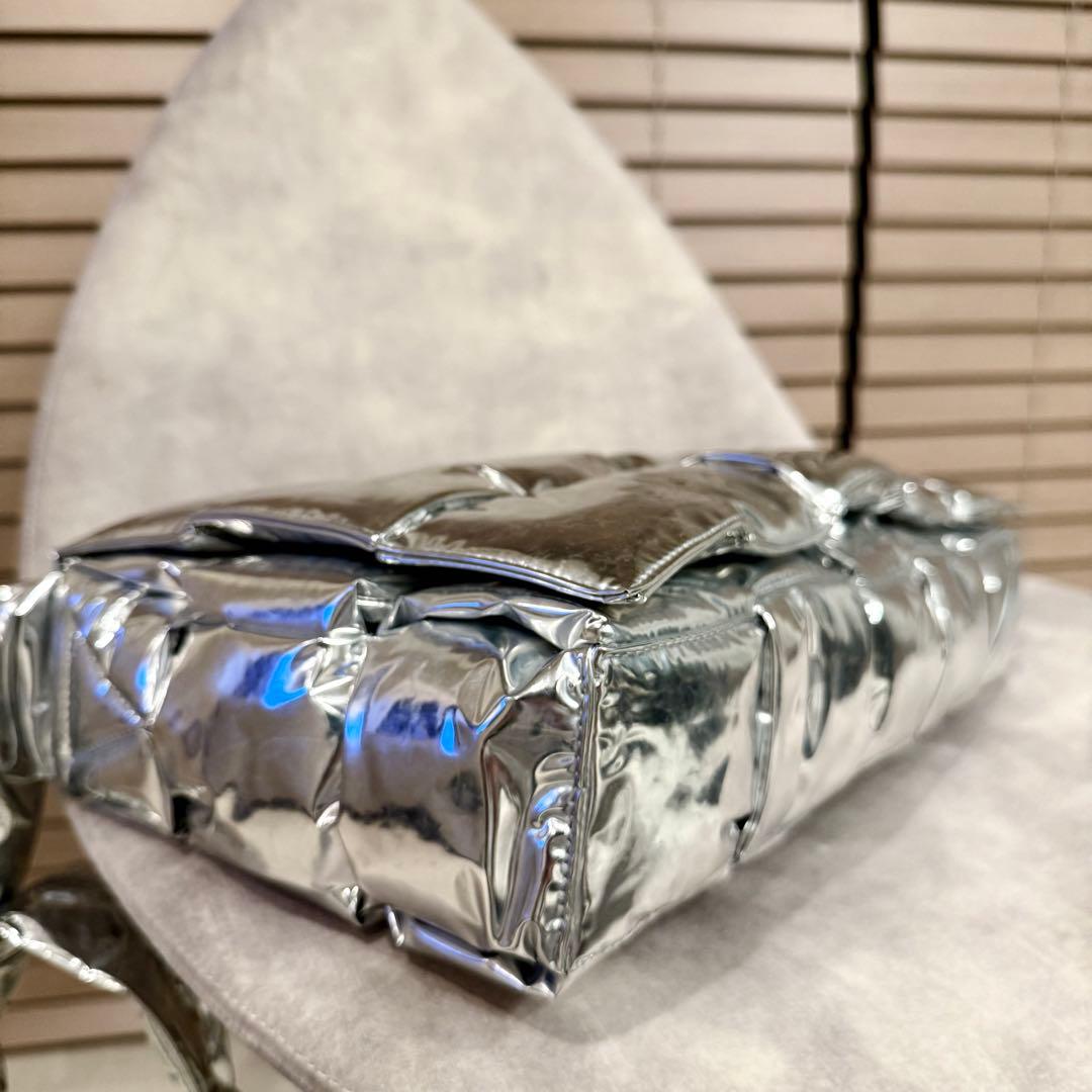 激レア! BOTTEGA VENETA カセット シルバーショルダーバッグ