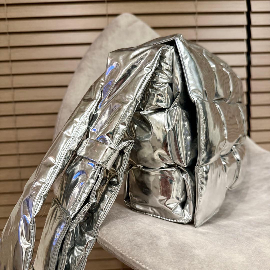 激レア! BOTTEGA VENETA カセット シルバーショルダーバッグ