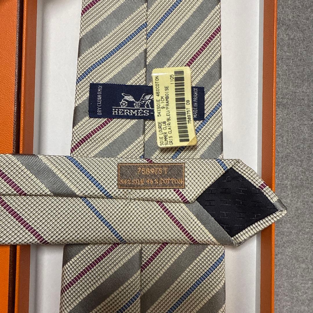 極美品　エルメス　ネクタイ　グレーシルバー　ストライプ　シルクジャガード