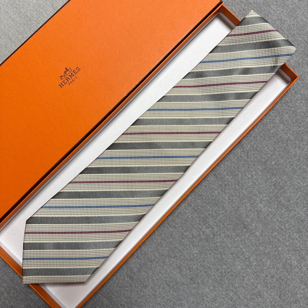 極美品　エルメス　ネクタイ　グレーシルバー　ストライプ　シルクジャガード