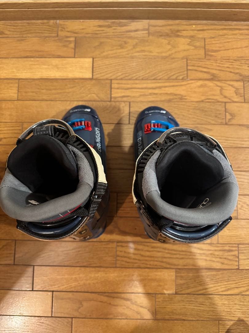 GEN スキーブーツ　28.5センチ