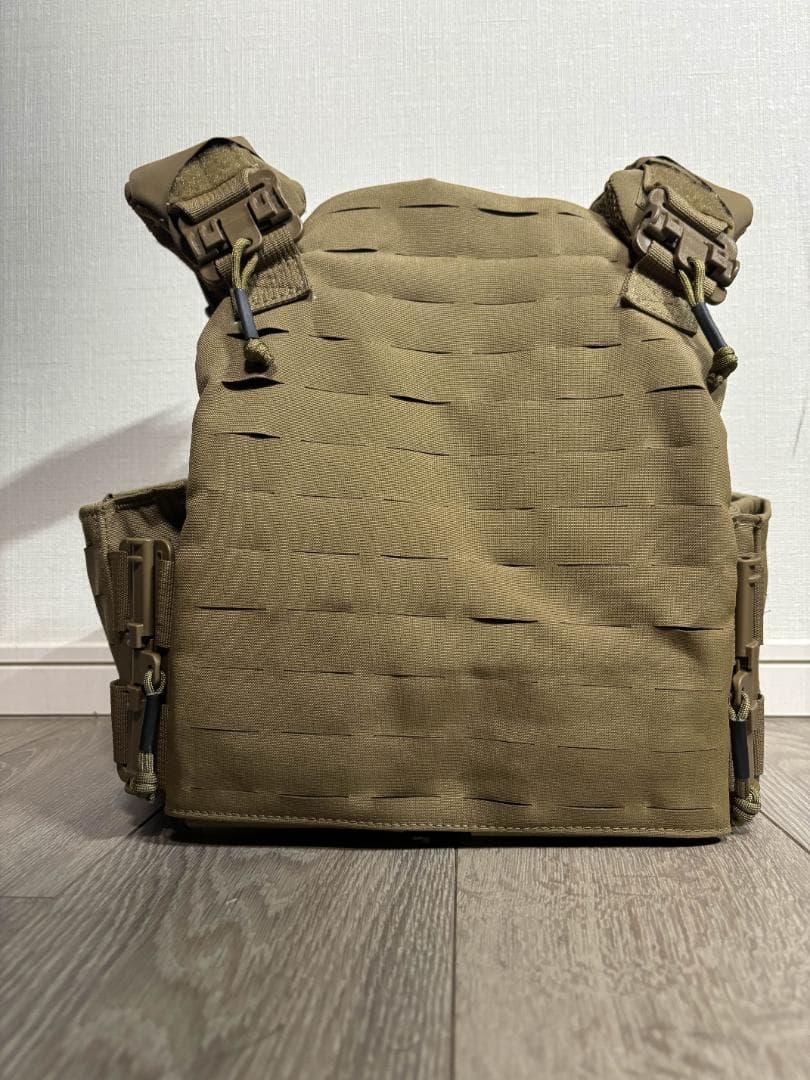 実物未使用 First Spear Strandhögg v1 COYOTE S