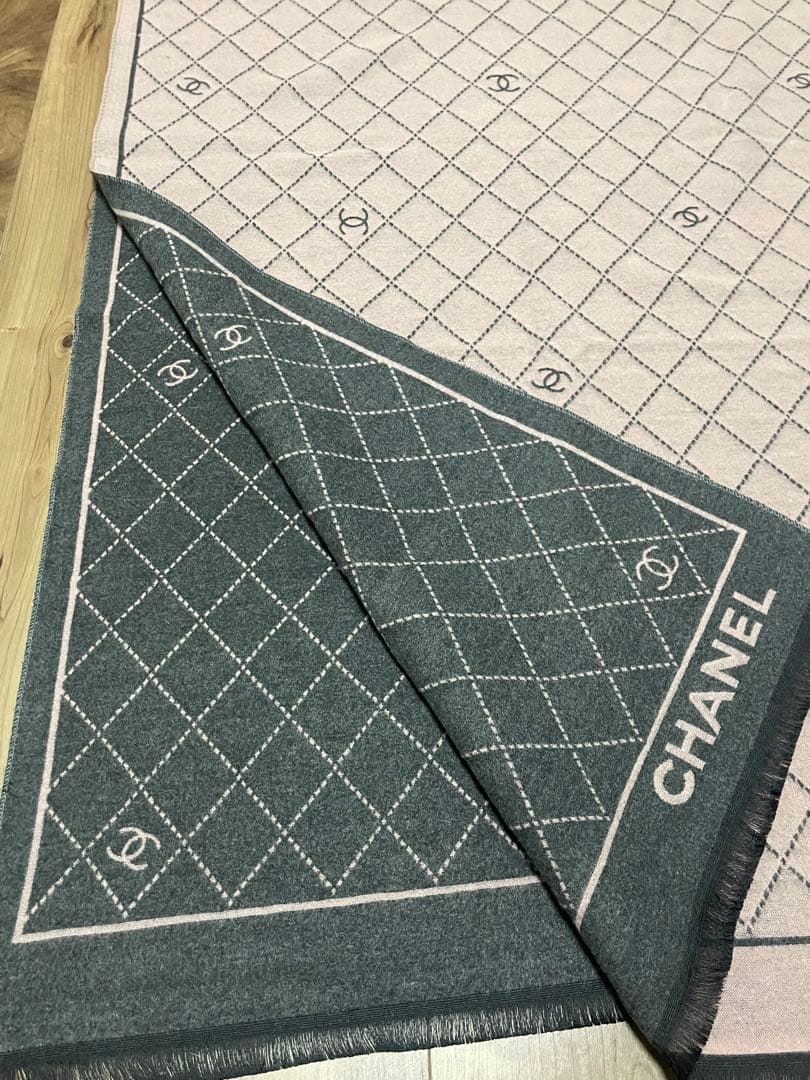 難有　CHANEL ノベルティマフラー ピンクxグレー