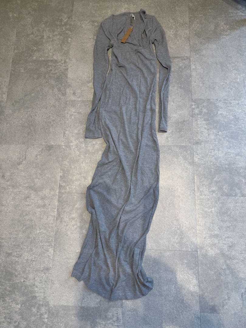 ※alice【新品タグ付き】SKIMSスキムズ　ロングリブワンピース