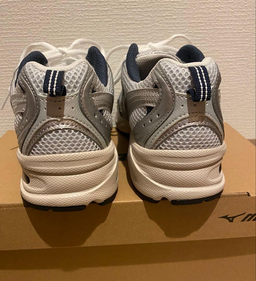 【極美品】New Balance MR530KA シルバーメタリック24.0