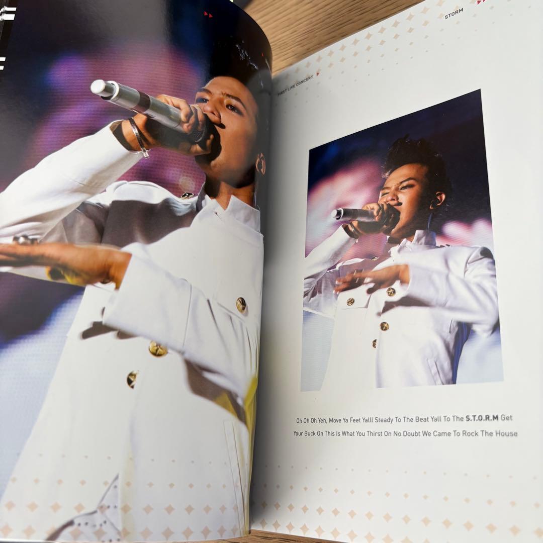 レア⭐︎G-DRAGON SHINE A LIGHT コンサートDVD 初回限定