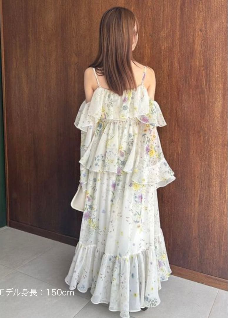 おまけ付き‼️スナイデル オフショルフリルワンピース