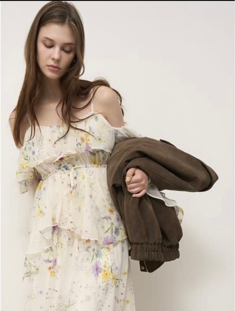 おまけ付き‼️スナイデル オフショルフリルワンピース