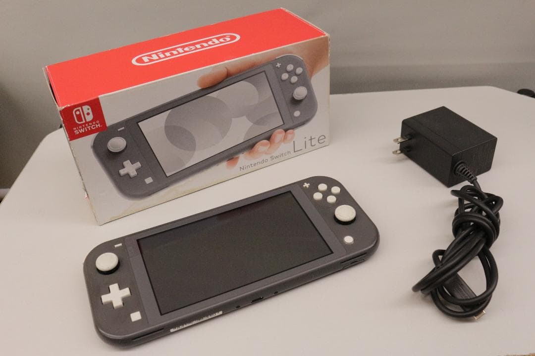 Nintendo　SwitchLite　グレー　ＨＤＨ－００１