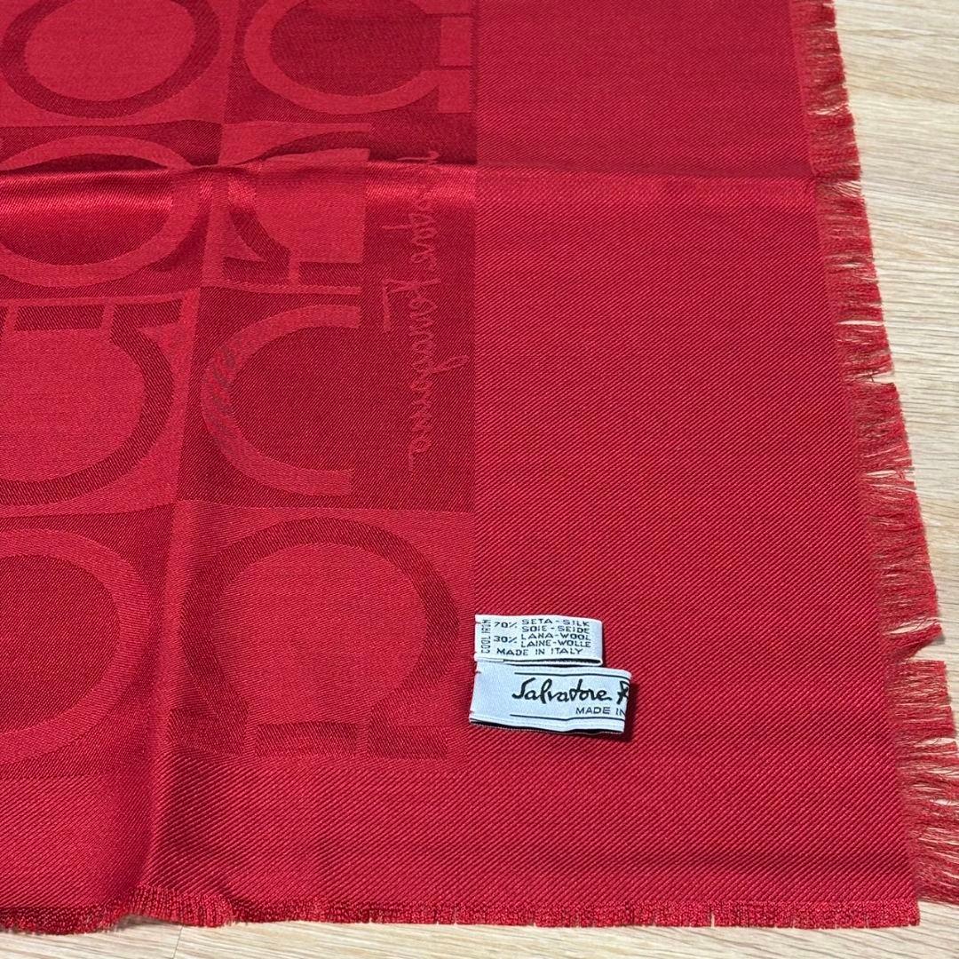 フェラガモ 赤ストール Ferragamo