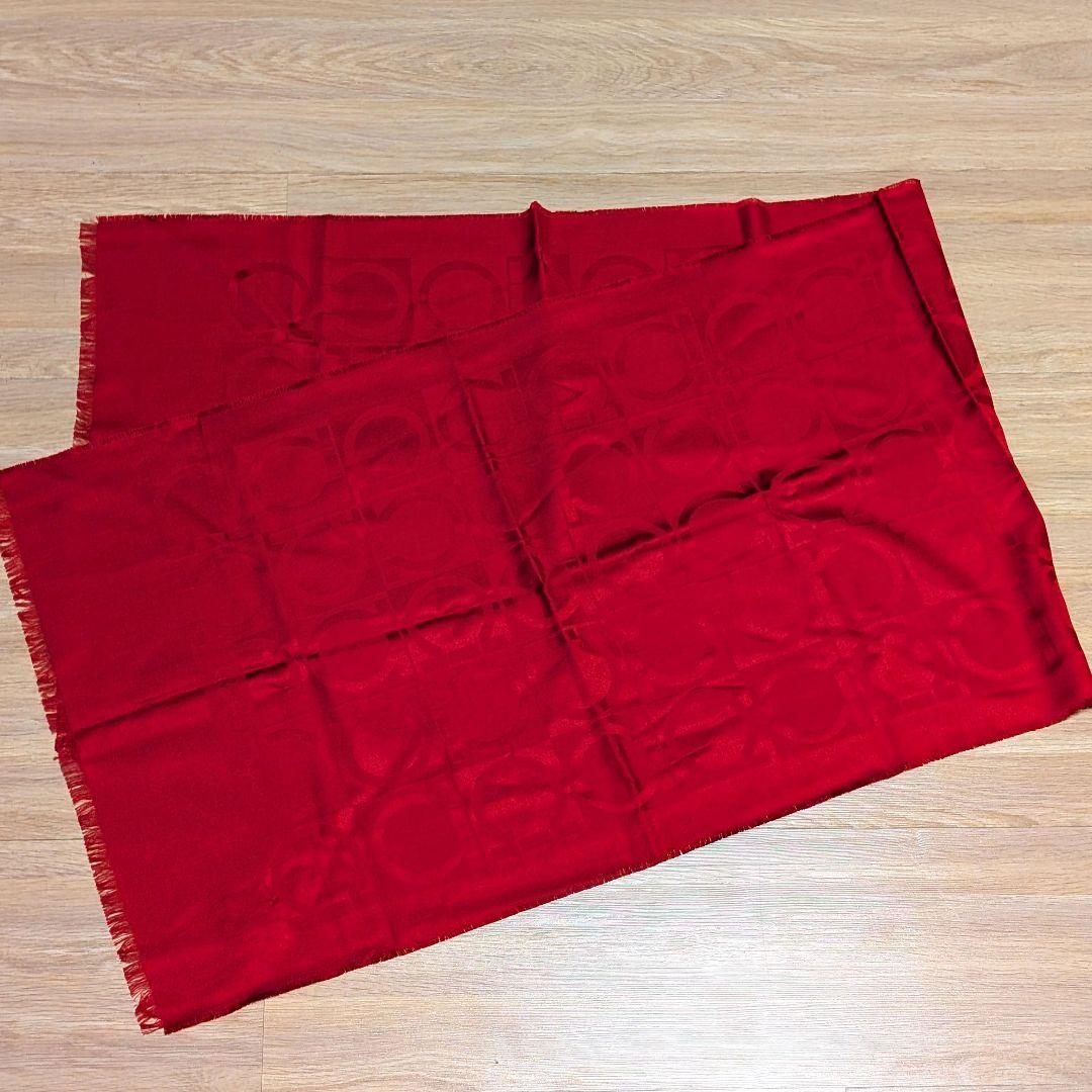 フェラガモ 赤ストール Ferragamo