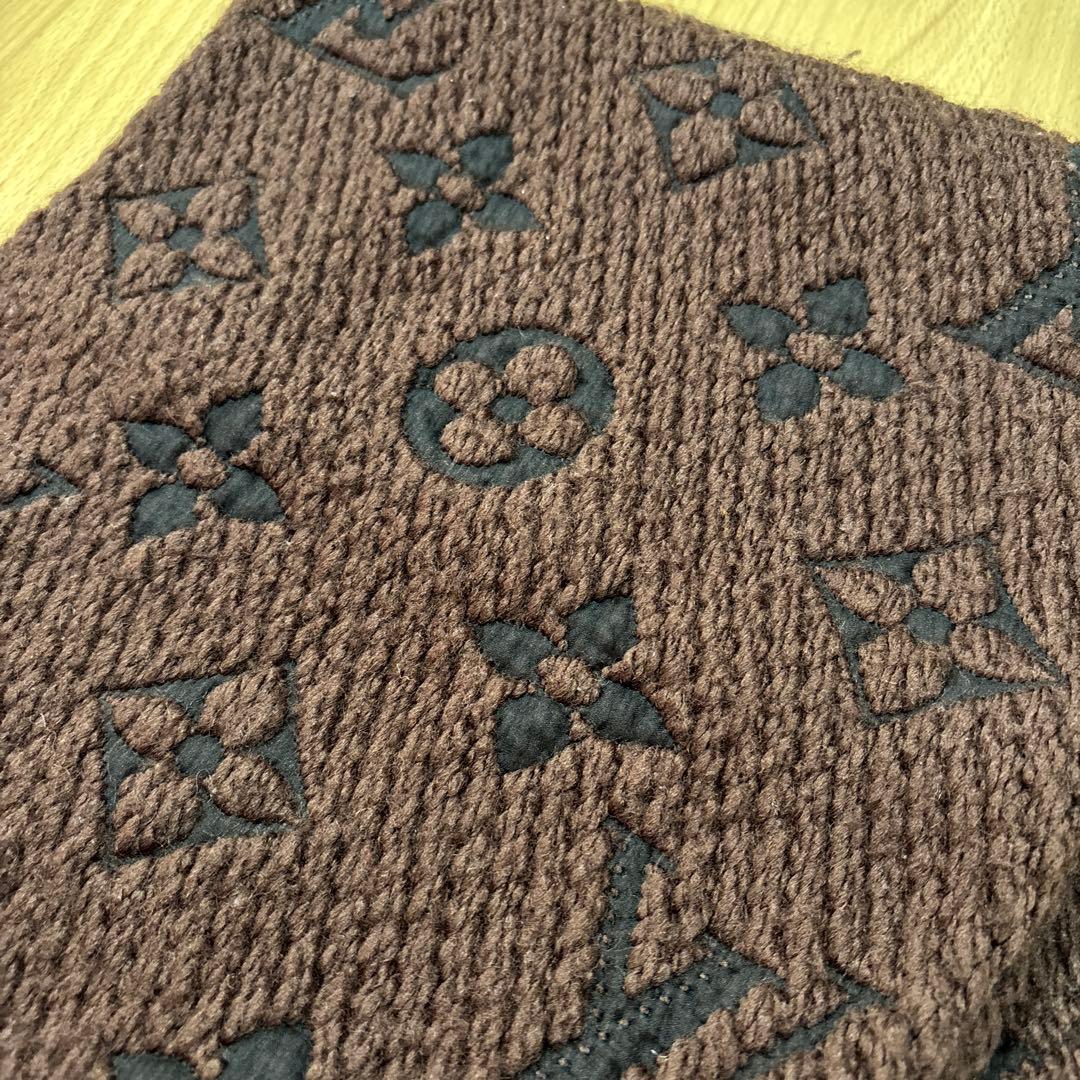 LOUIS VUITTON （ルイ ヴィトン）マフラー