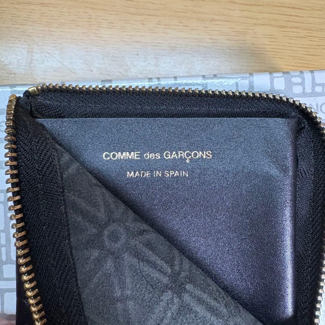 COMME des GARÇONS L字財布　エンボス