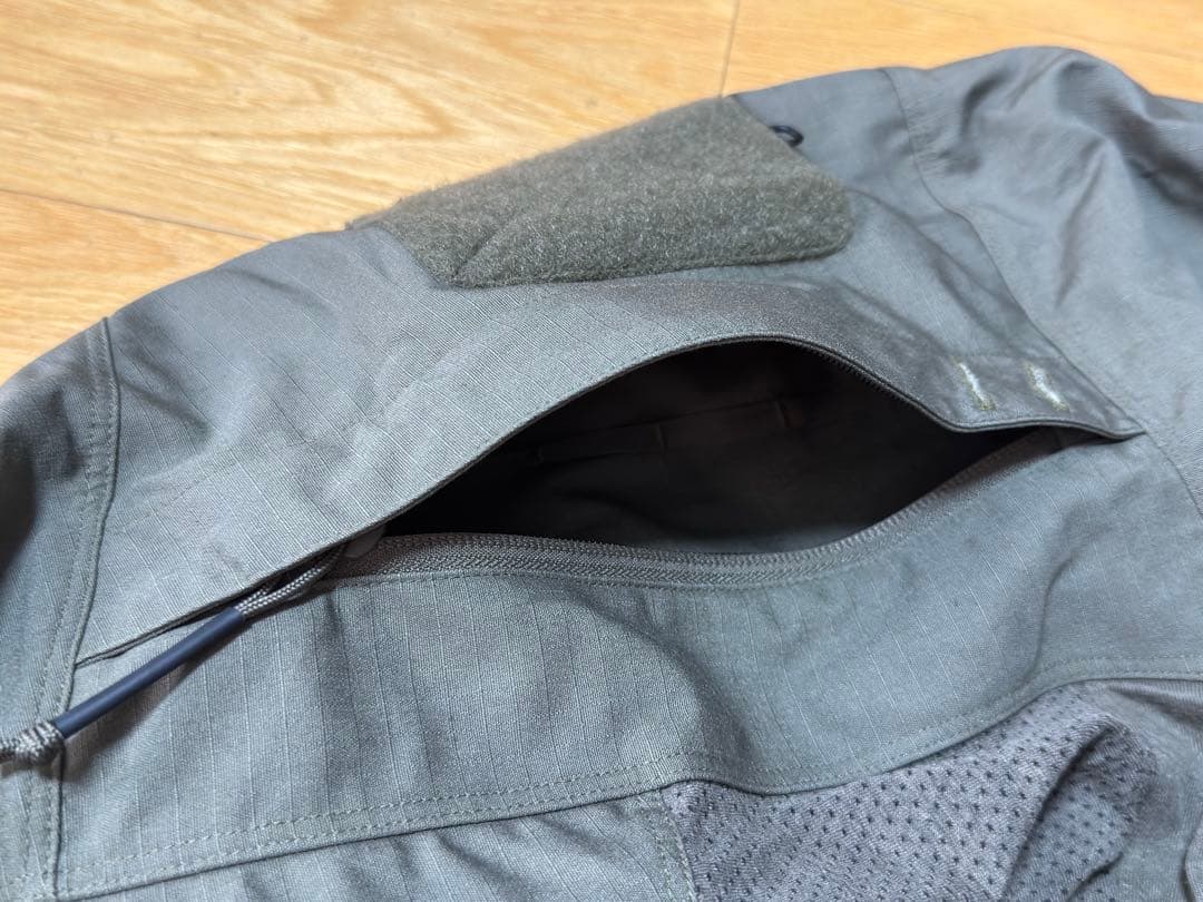 個人装備 Arc'teryx LEAF Assault Shirt AR Gen. 1