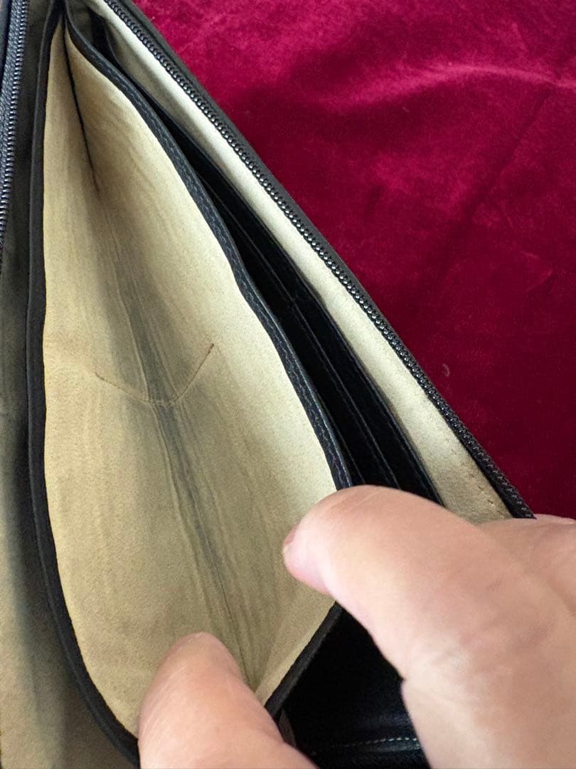 ATAO ブラック キルティング 長財布