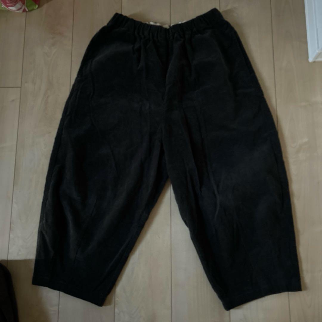 huis 遠州織物　シャトルコーデュロイバルーンパンツ　チャコールグレー