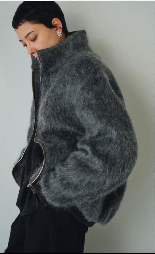 ジ*リ様 限定価格　新品未使用タグ付き　chieko+ shaggy blous