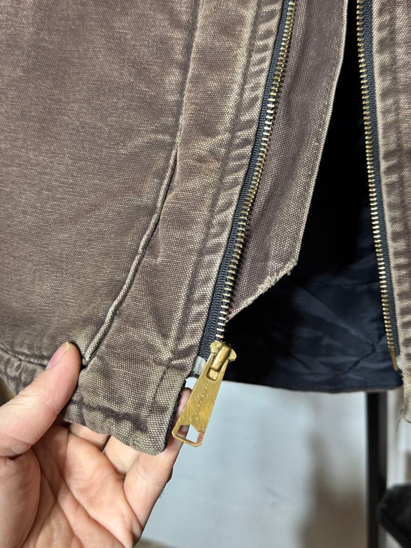 USA製 Carhartt V02 DKB ダウンベスト