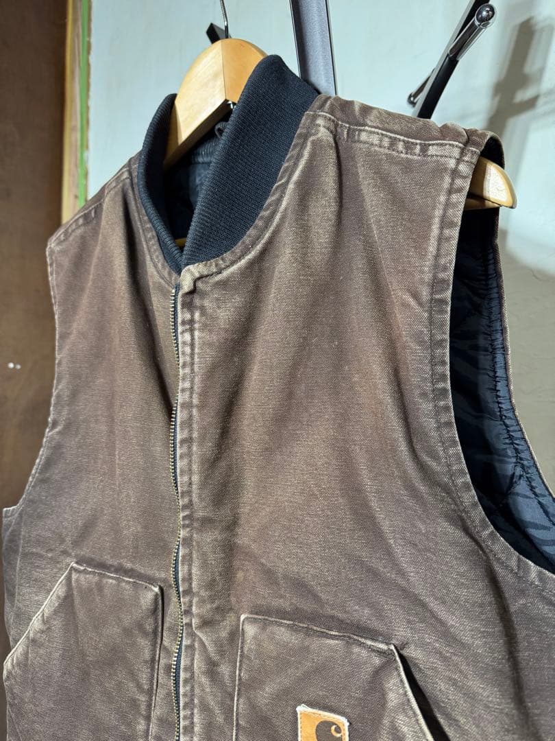 USA製 Carhartt V02 DKB ダウンベスト