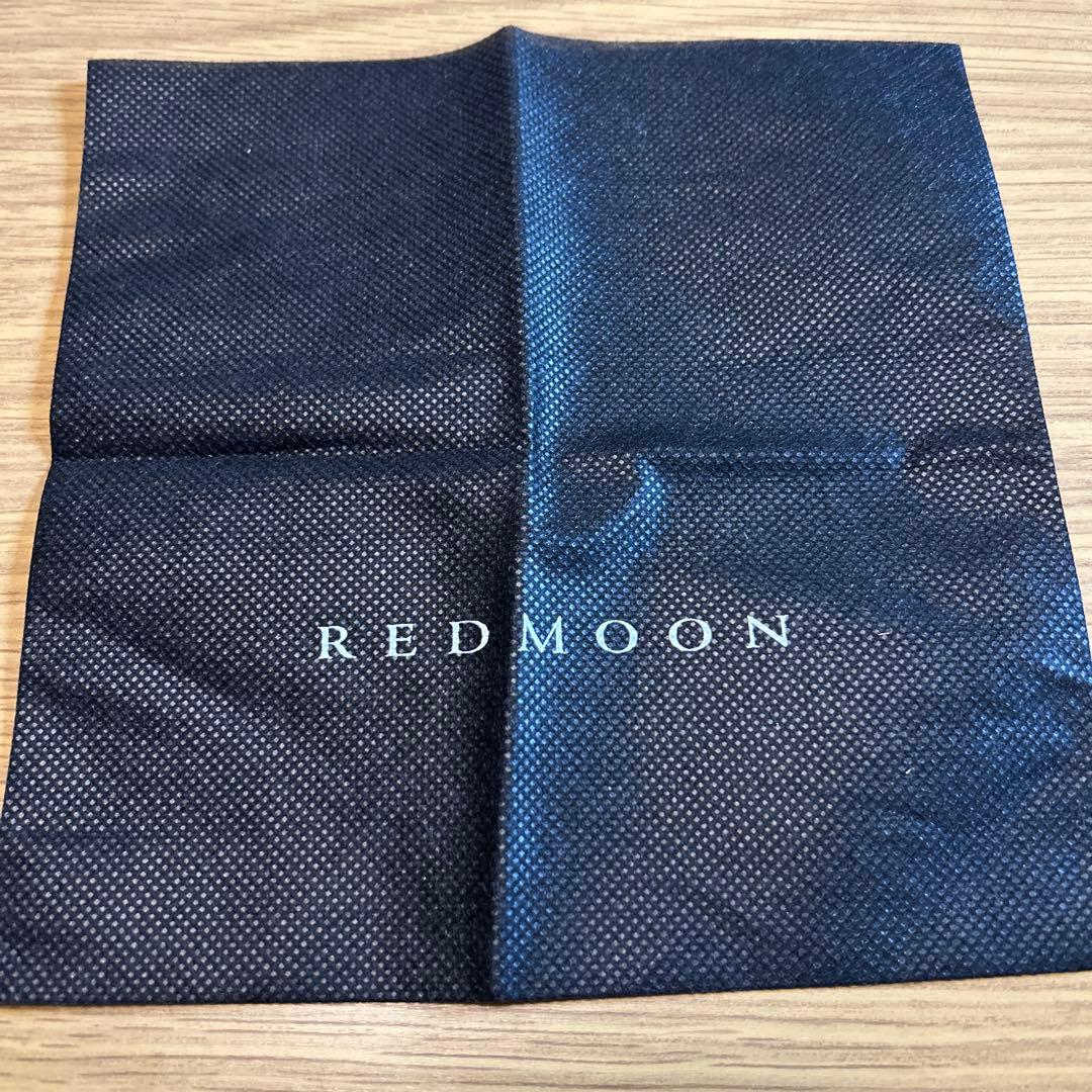 RED MOONの二つ折り財布