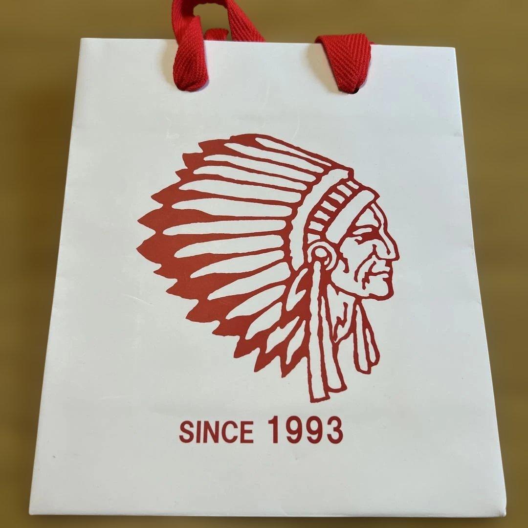 RED MOONの二つ折り財布