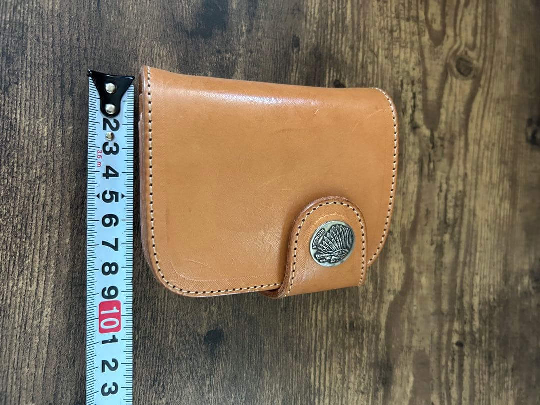 RED MOONの二つ折り財布