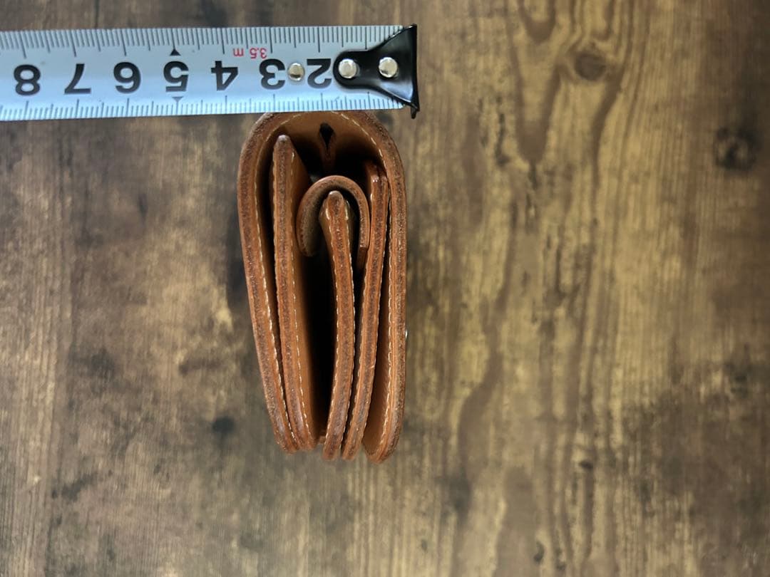 RED MOONの二つ折り財布