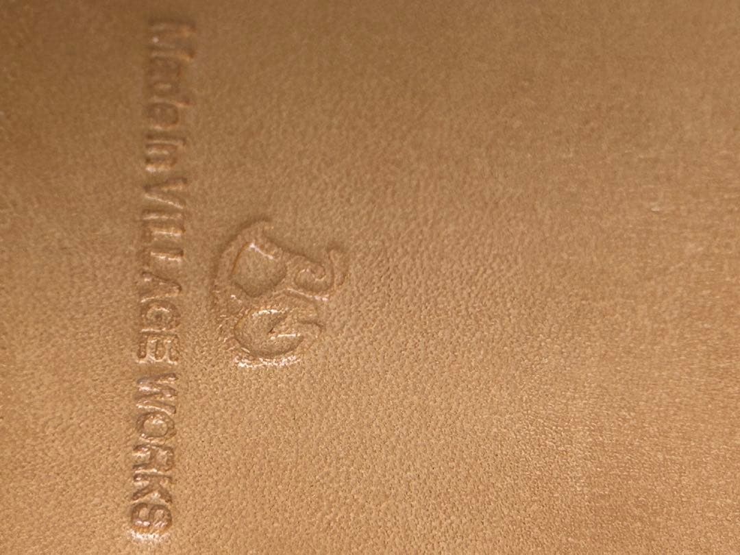 RED MOONの二つ折り財布