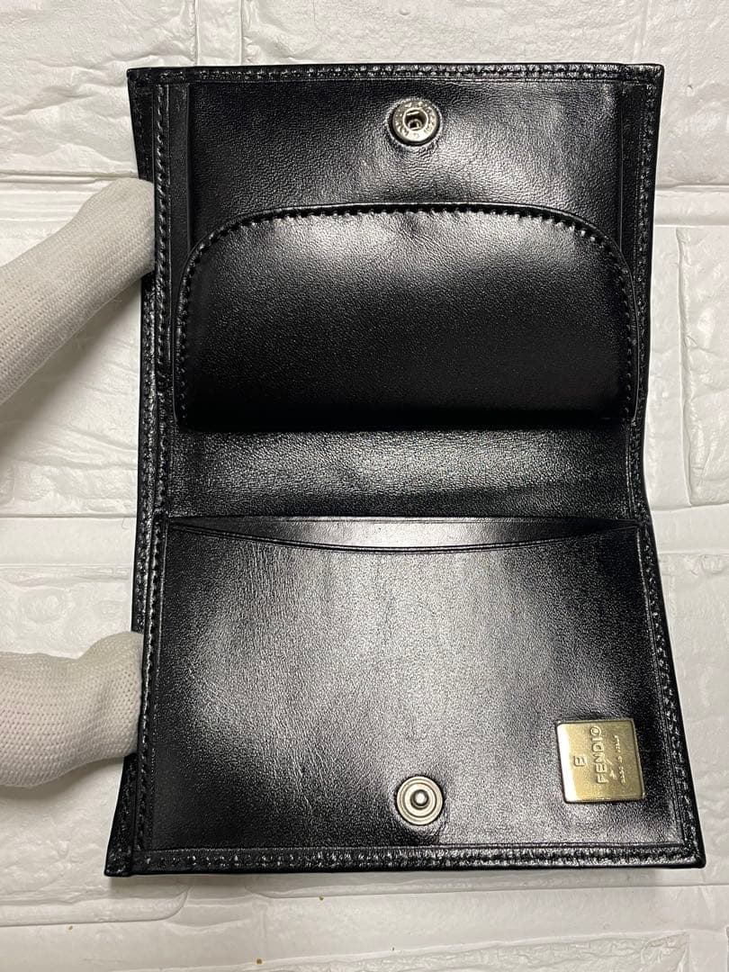 【未使用】FENDIフェンディ　コンパクト　折財布　❤︎