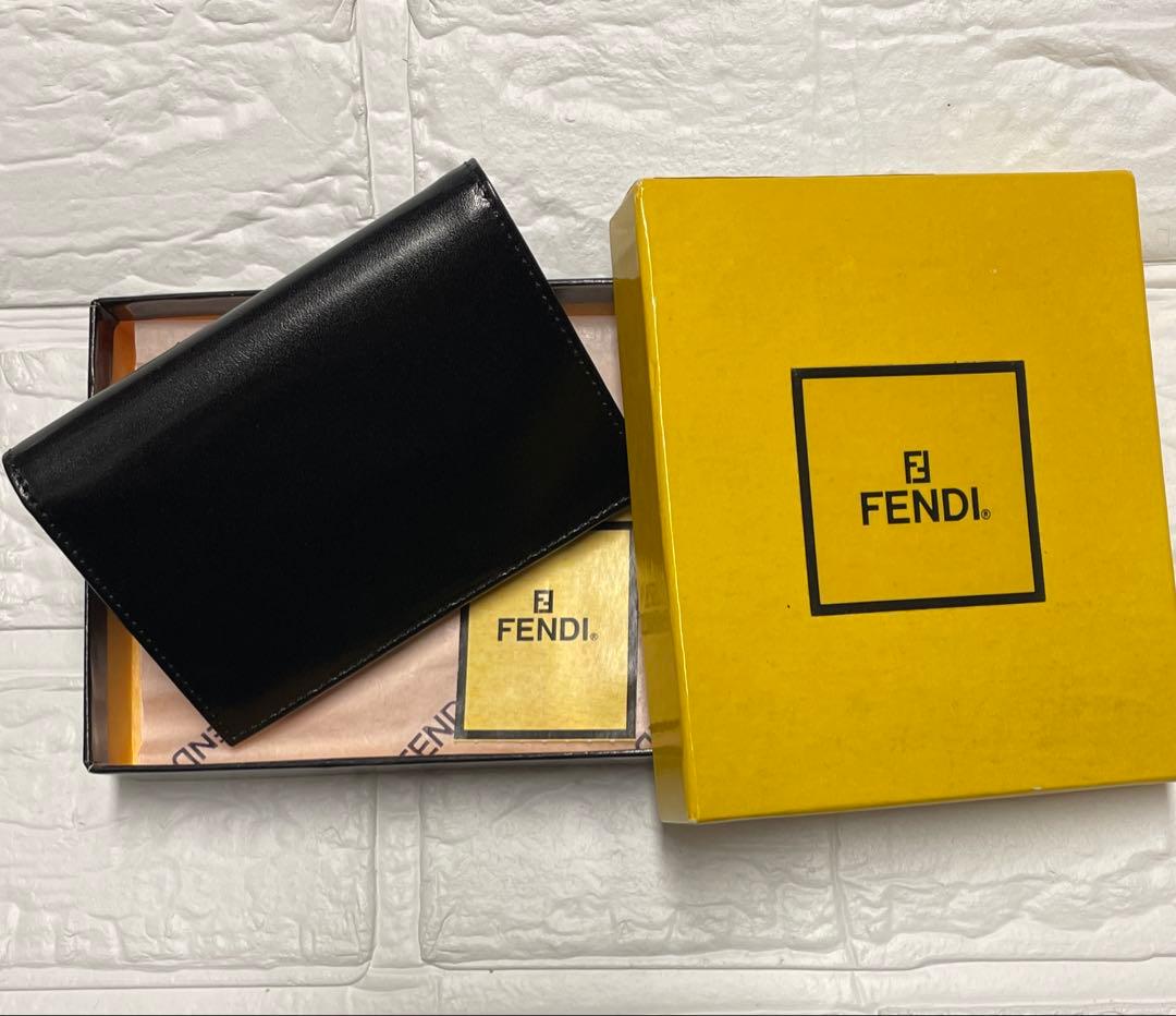 【未使用】FENDIフェンディ　コンパクト　折財布　❤︎