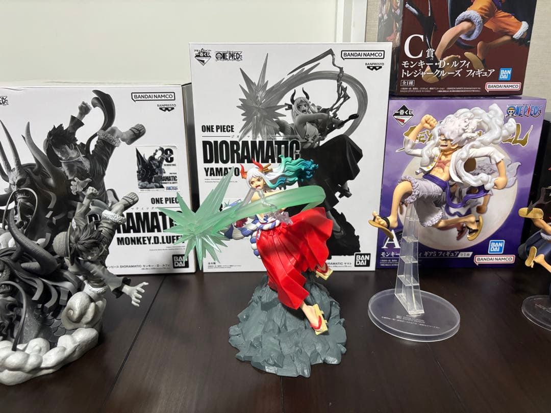 フィギュア　9点　まとめ売り　ワンピース、モンハン、ヒロアカ